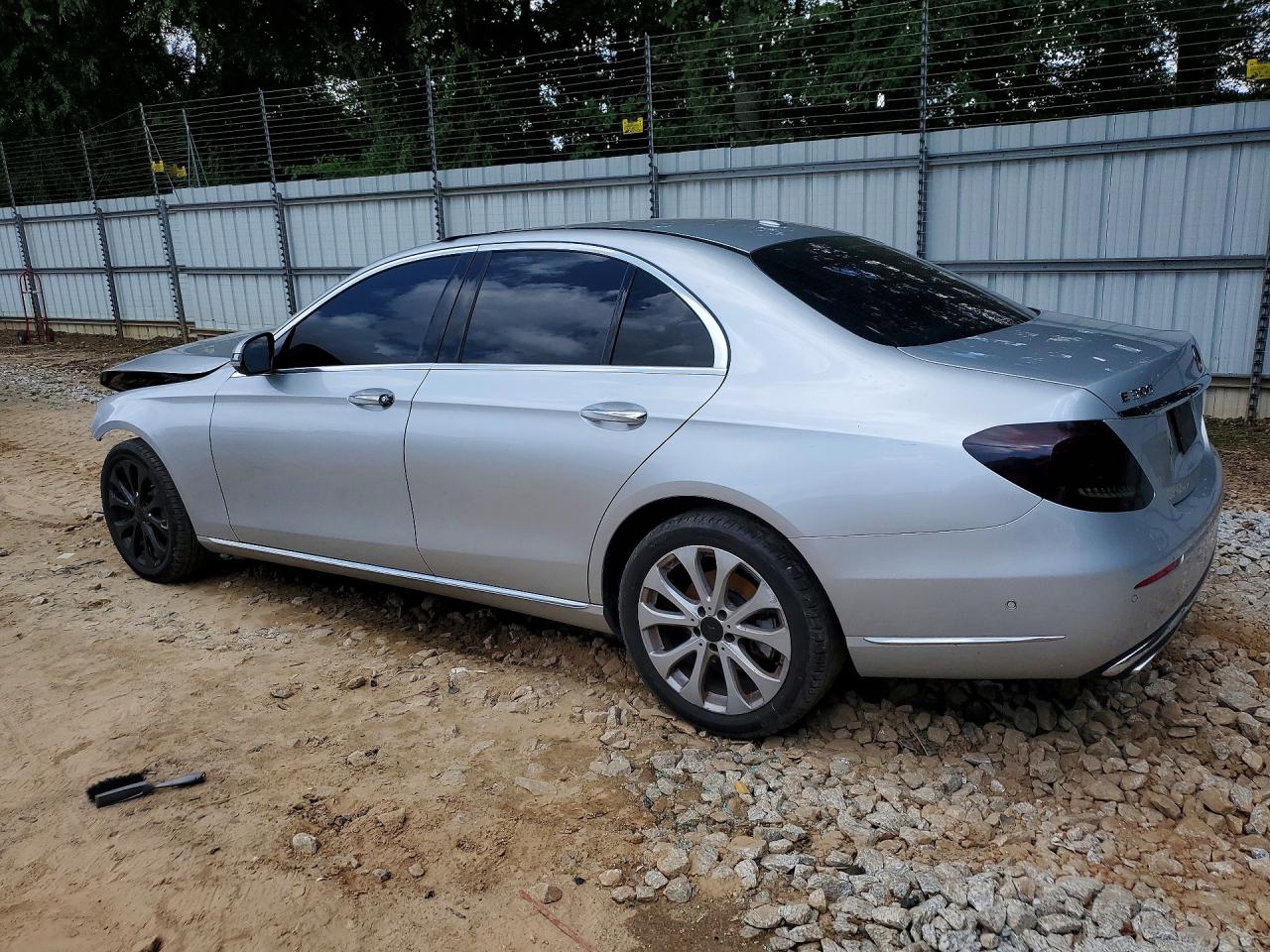 2017 MERCEDES-BENZ E 300 — снимка 2