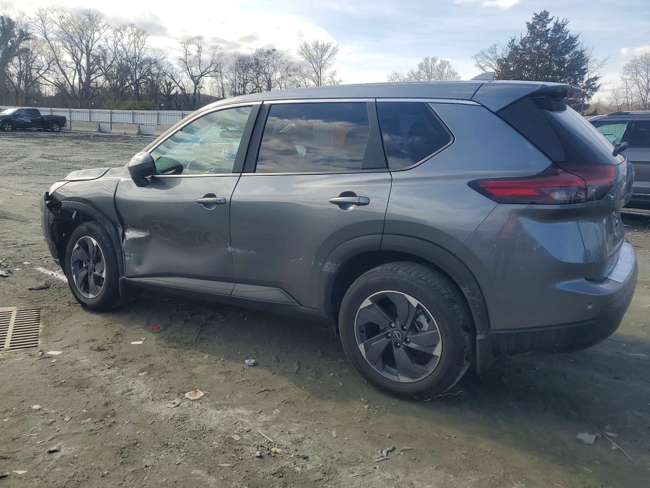 2026 NISSAN ROGUE SV — снимка 2