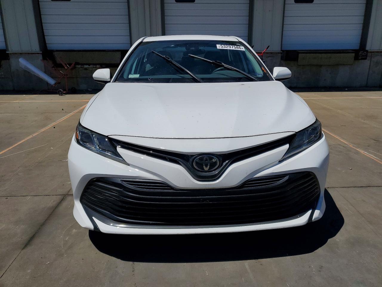 2019 TOYOTA CAMRY LE — снимка 5