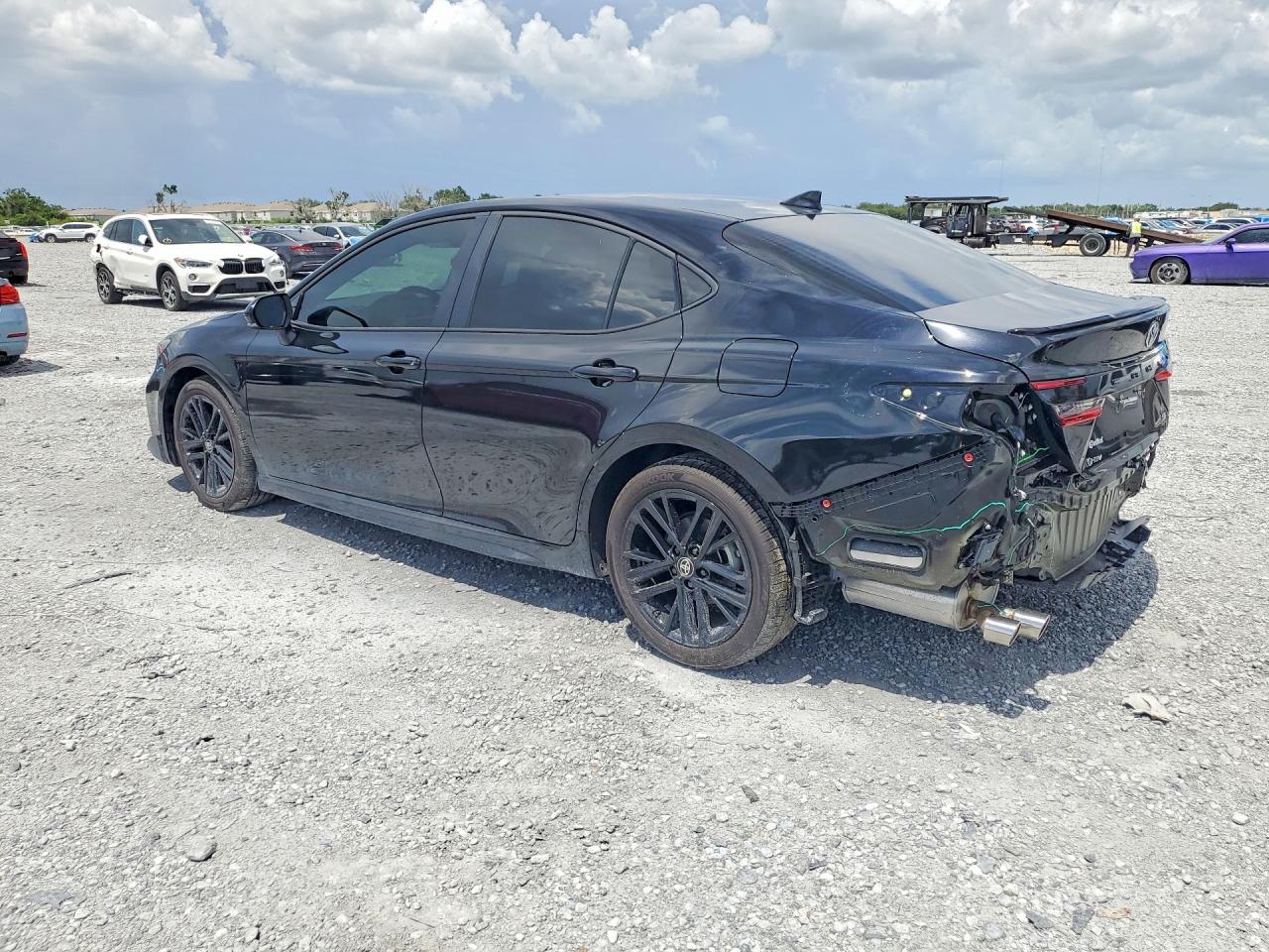 2025 TOYOTA CAMRY SE — снимка 2
