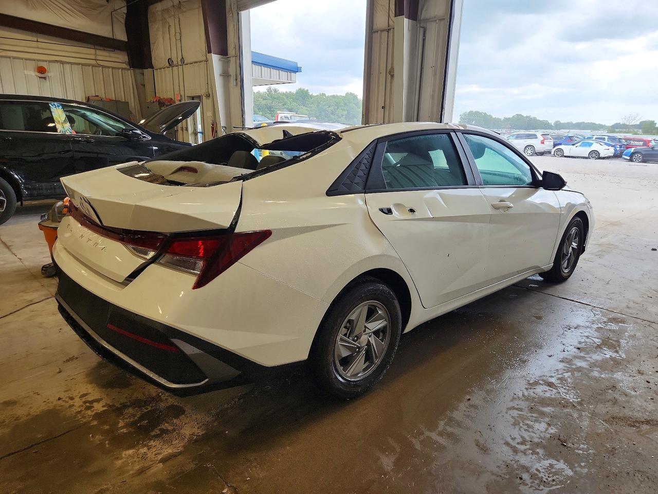 2026 HYUNDAI ELANTRA SE — снимка 3