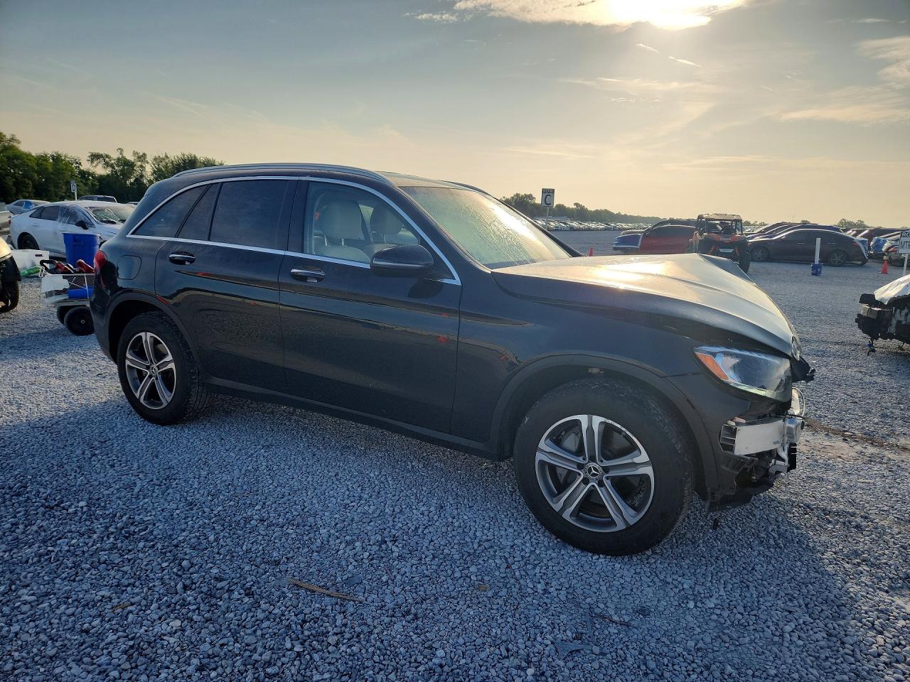 2019 MERCEDES-BENZ GLC 300 4MATIC — снимка 4