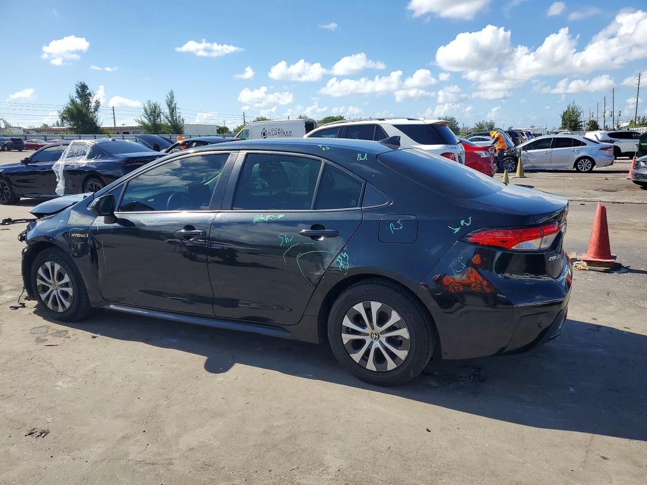 2021 TOYOTA COROLLA LE — снимка 2