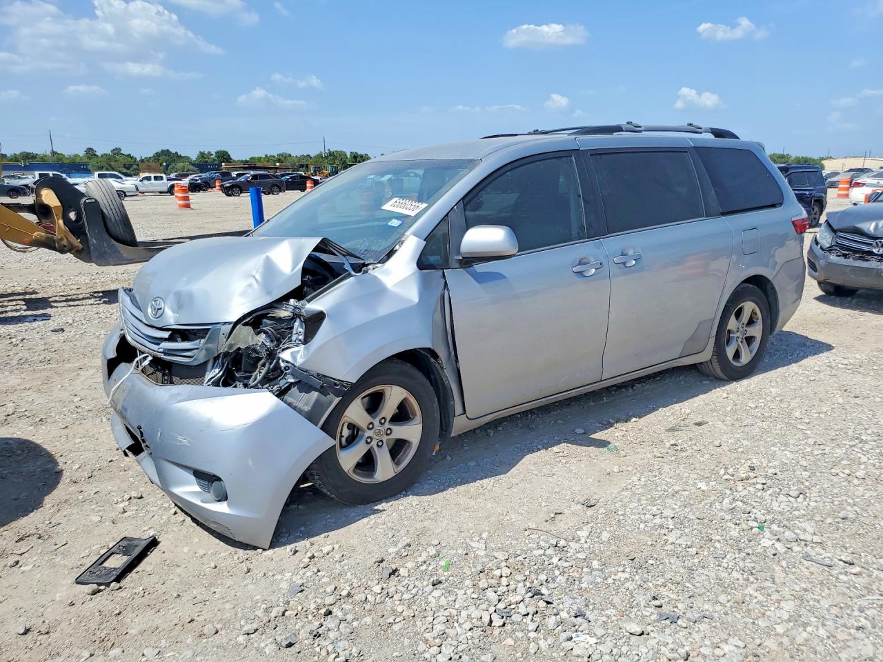 2016 TOYOTA SIENNA LE