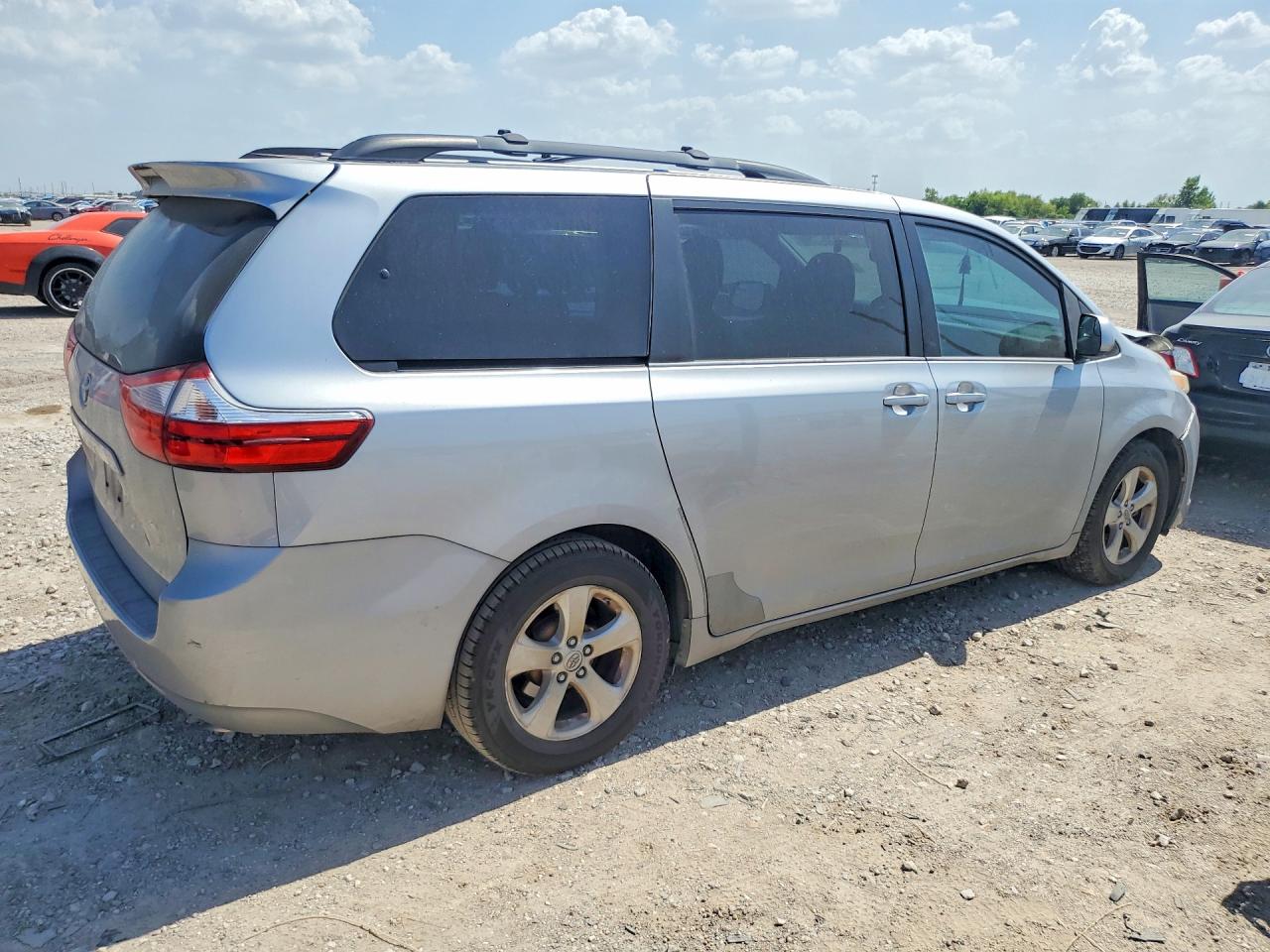 2016 TOYOTA SIENNA LE — снимка 3
