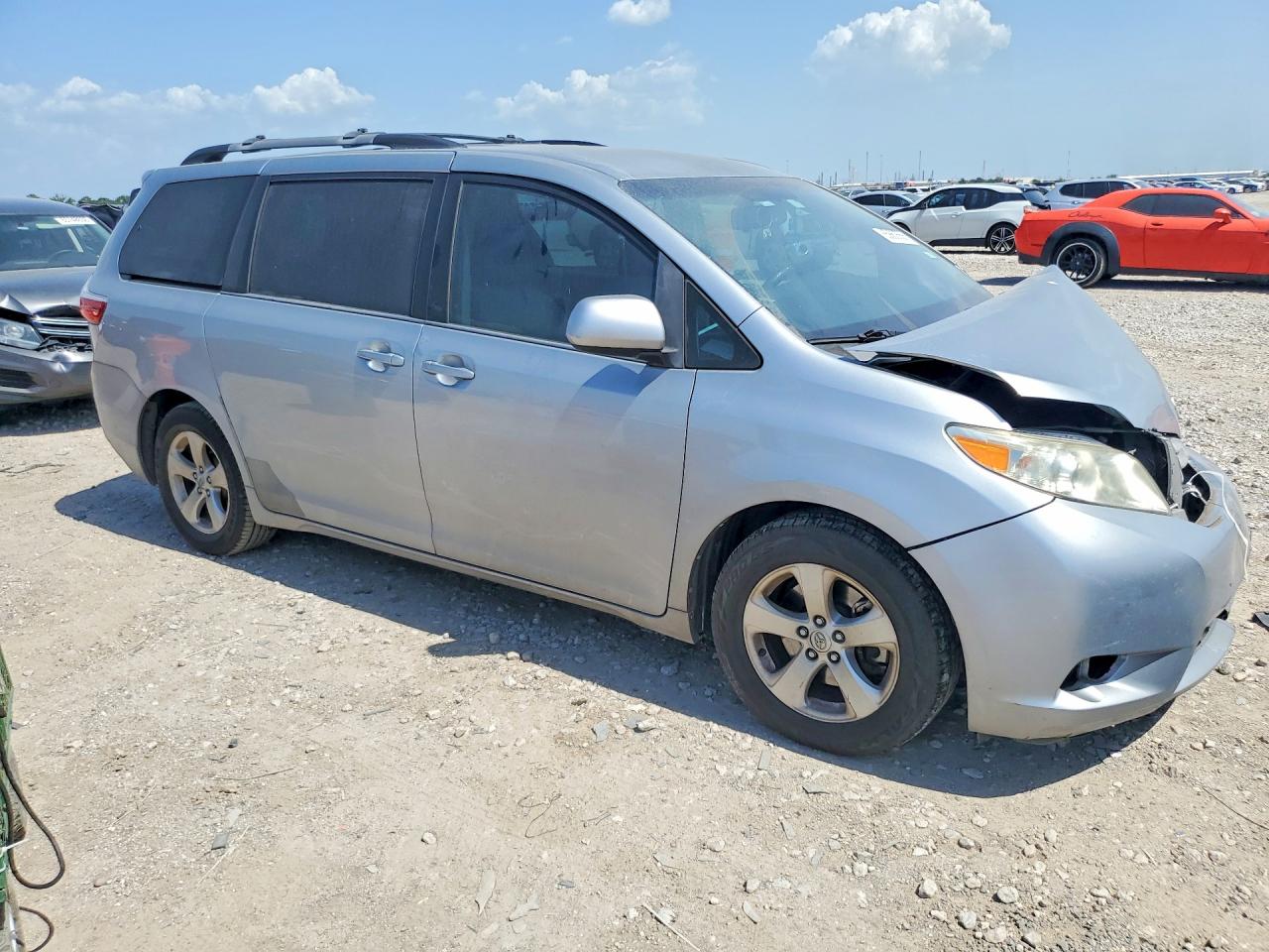2016 TOYOTA SIENNA LE — снимка 4