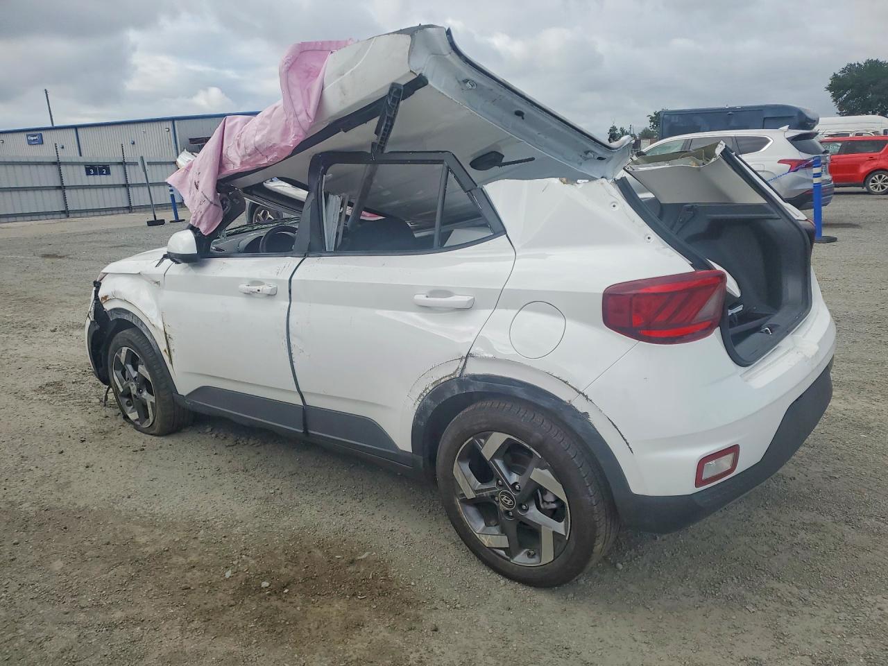 2026 HYUNDAI VENUE SEL — photo 2