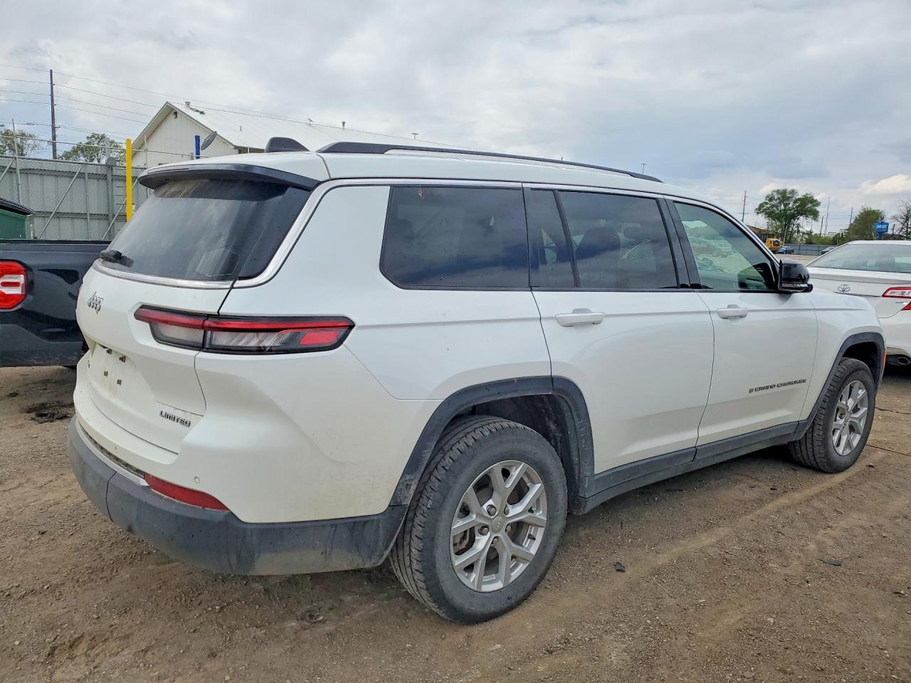 2023 JEEP GRAND CHEROKEE L LIMITED — снимка 3
