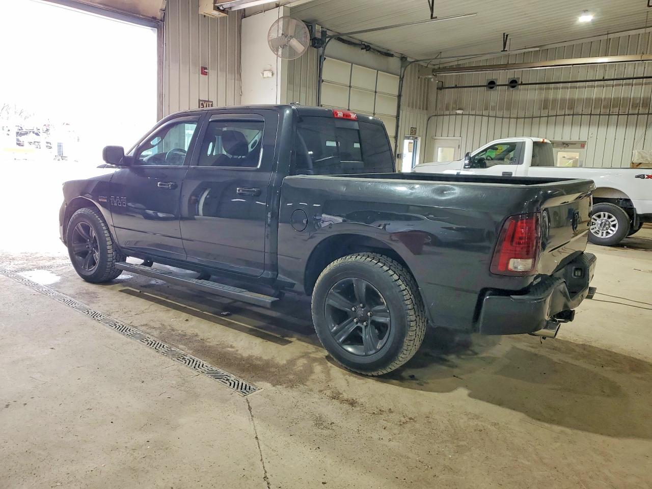 2015 RAM 1500 SPORT — снимка 2