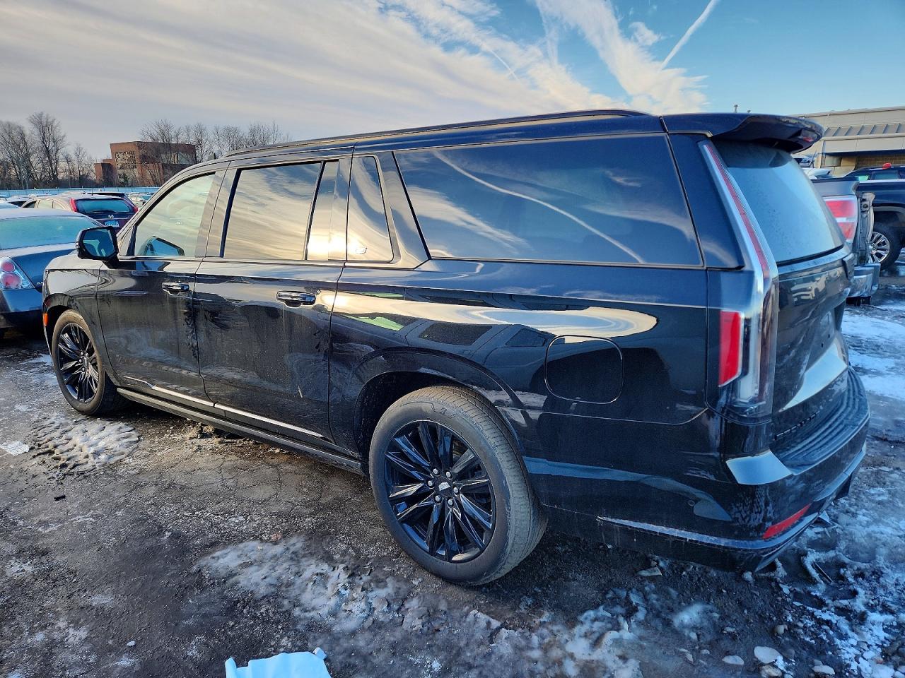 2022 CADILLAC ESCALADE ESV SPORT PLATINUM — снимка 2