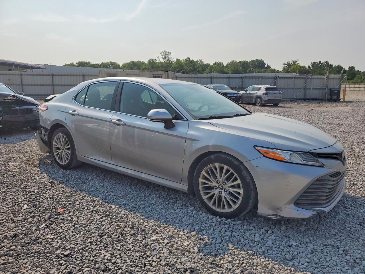 2019 TOYOTA CAMRY XLE — снимка 4