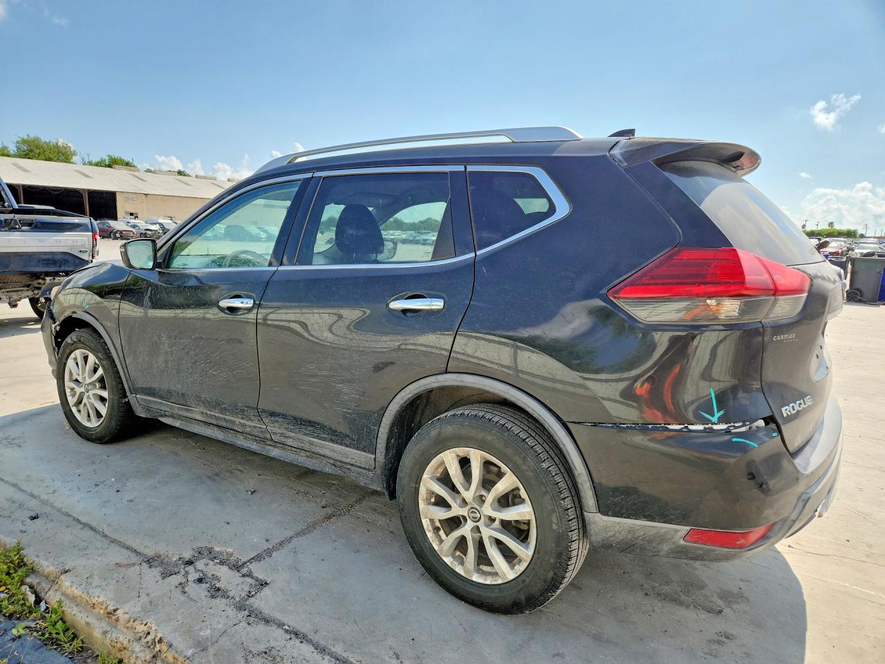 2017 NISSAN ROGUE SV — снимка 2