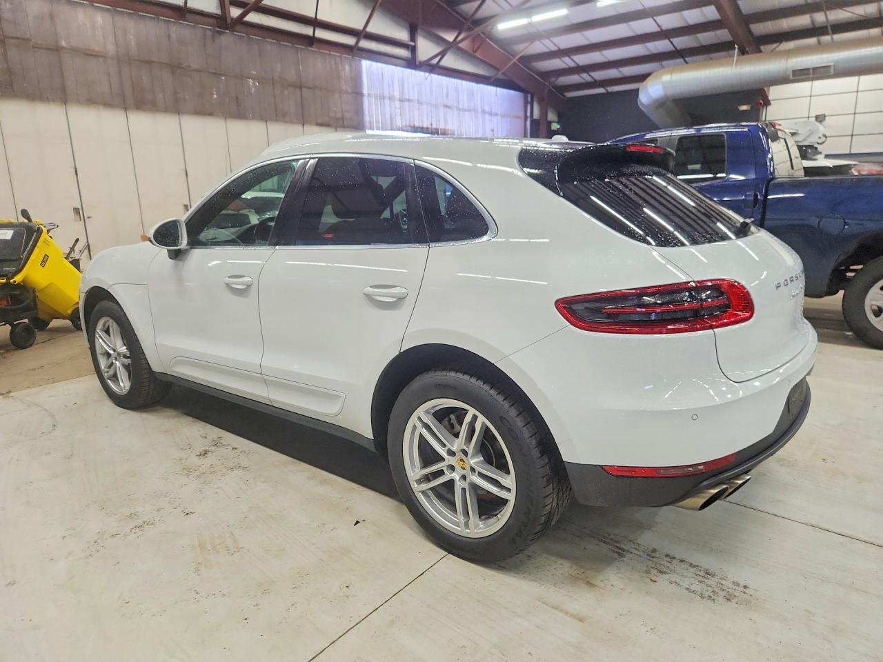 2017 PORSCHE MACAN S — photo 2