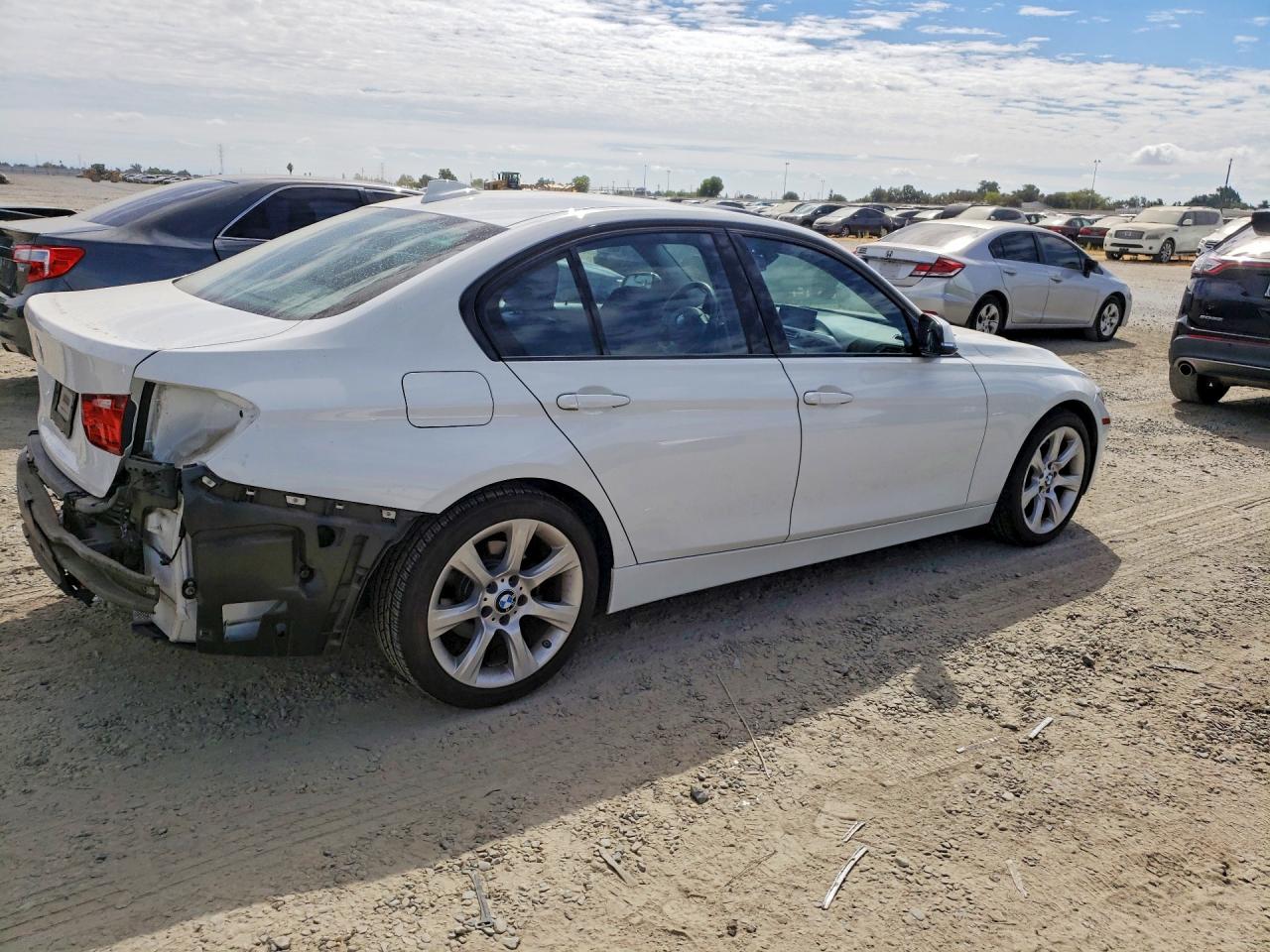 2015 BMW 320 I — снимка 3