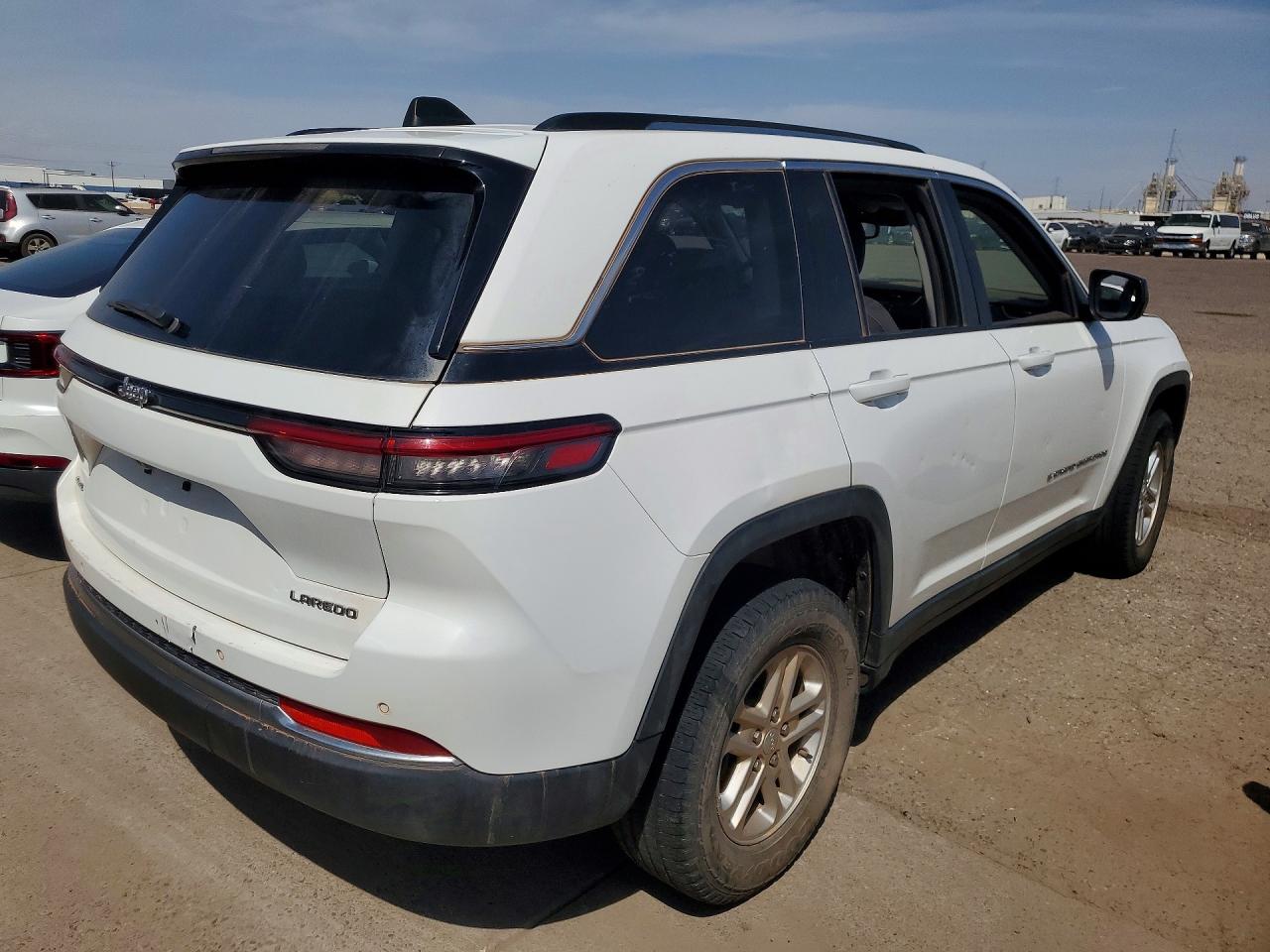 2023 JEEP GRAND CHEROKEE LAREDO — снимка 3
