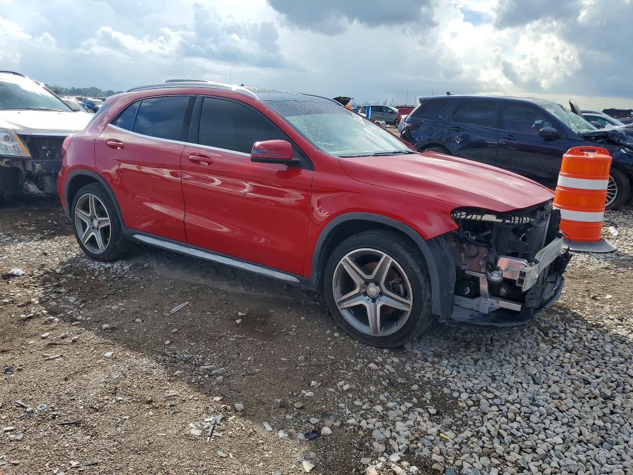 2015 MERCEDES-BENZ GLA 250 4MATIC — снимка 4