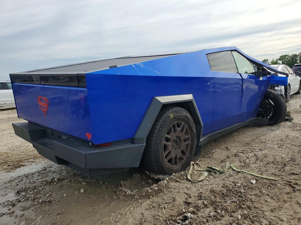 2024 TESLA CYBERTRUCK — снимка 3