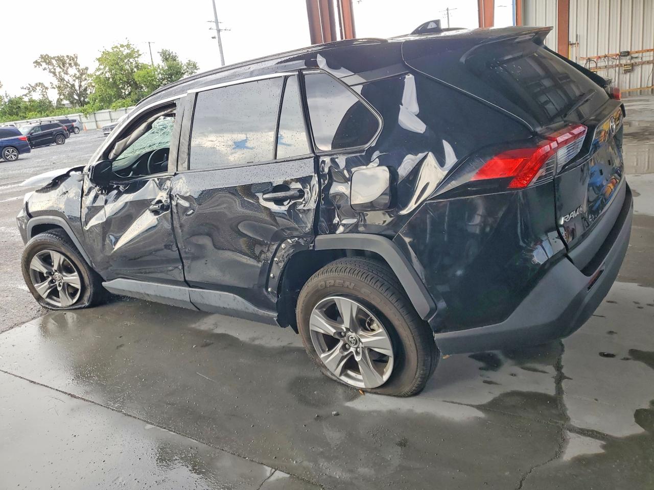 2024 TOYOTA RAV4 XLE — снимка 2