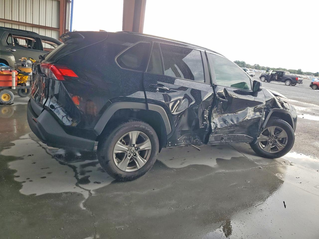 2024 TOYOTA RAV4 XLE — снимка 3