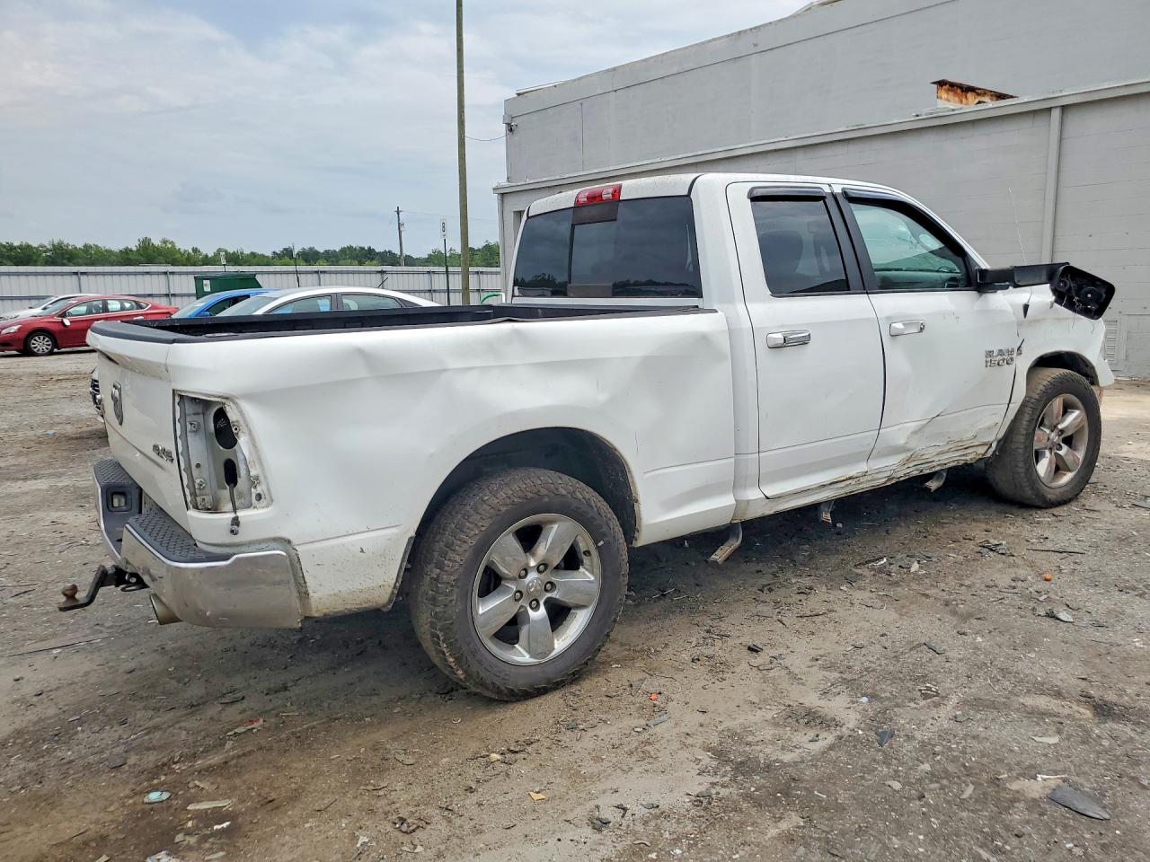 2015 RAM 1500 SLT — снимка 3