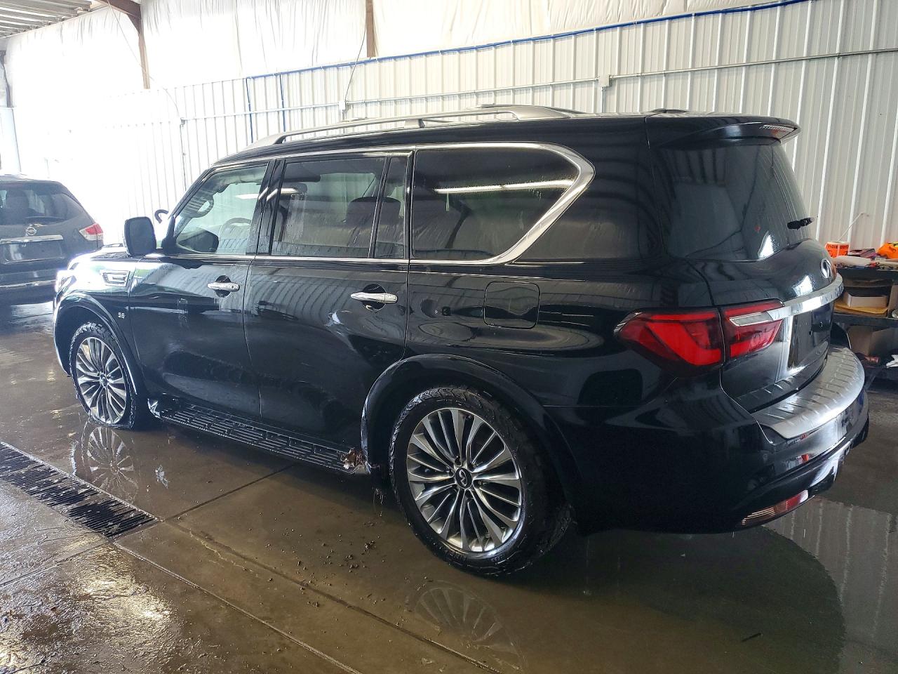 2019 INFINITI QX80 LUXE — снимка 2