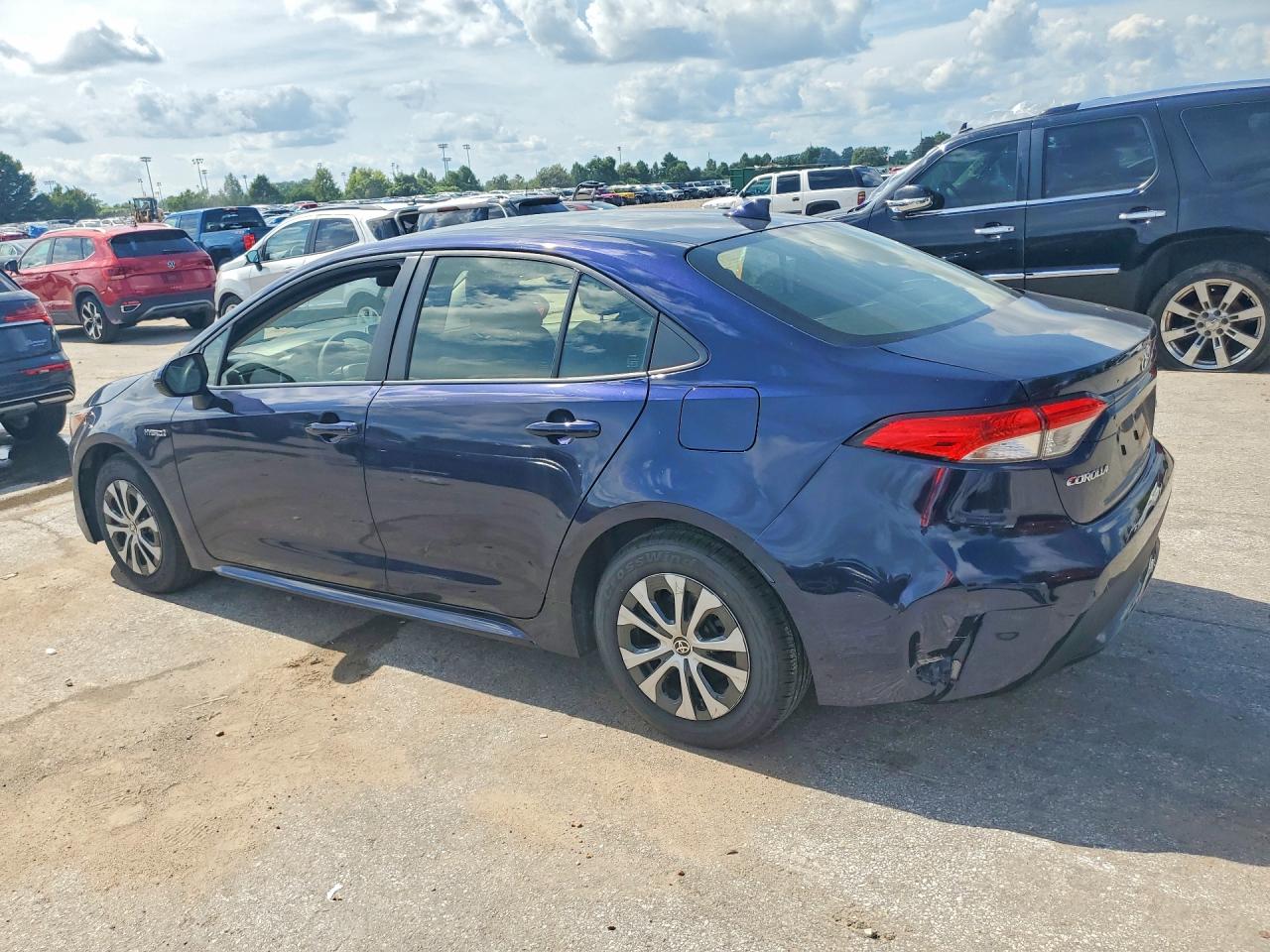 2021 TOYOTA COROLLA LE — снимка 2