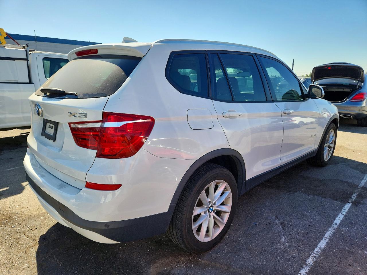 2017 BMW X3 SDRIVE28I — снимка 3