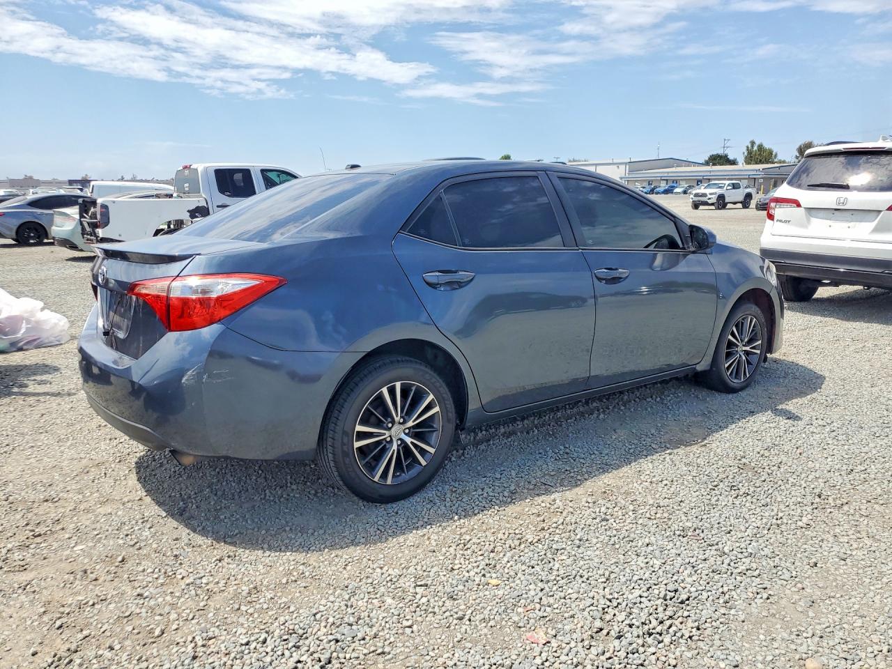 2017 TOYOTA COROLLA LE — снимка 3
