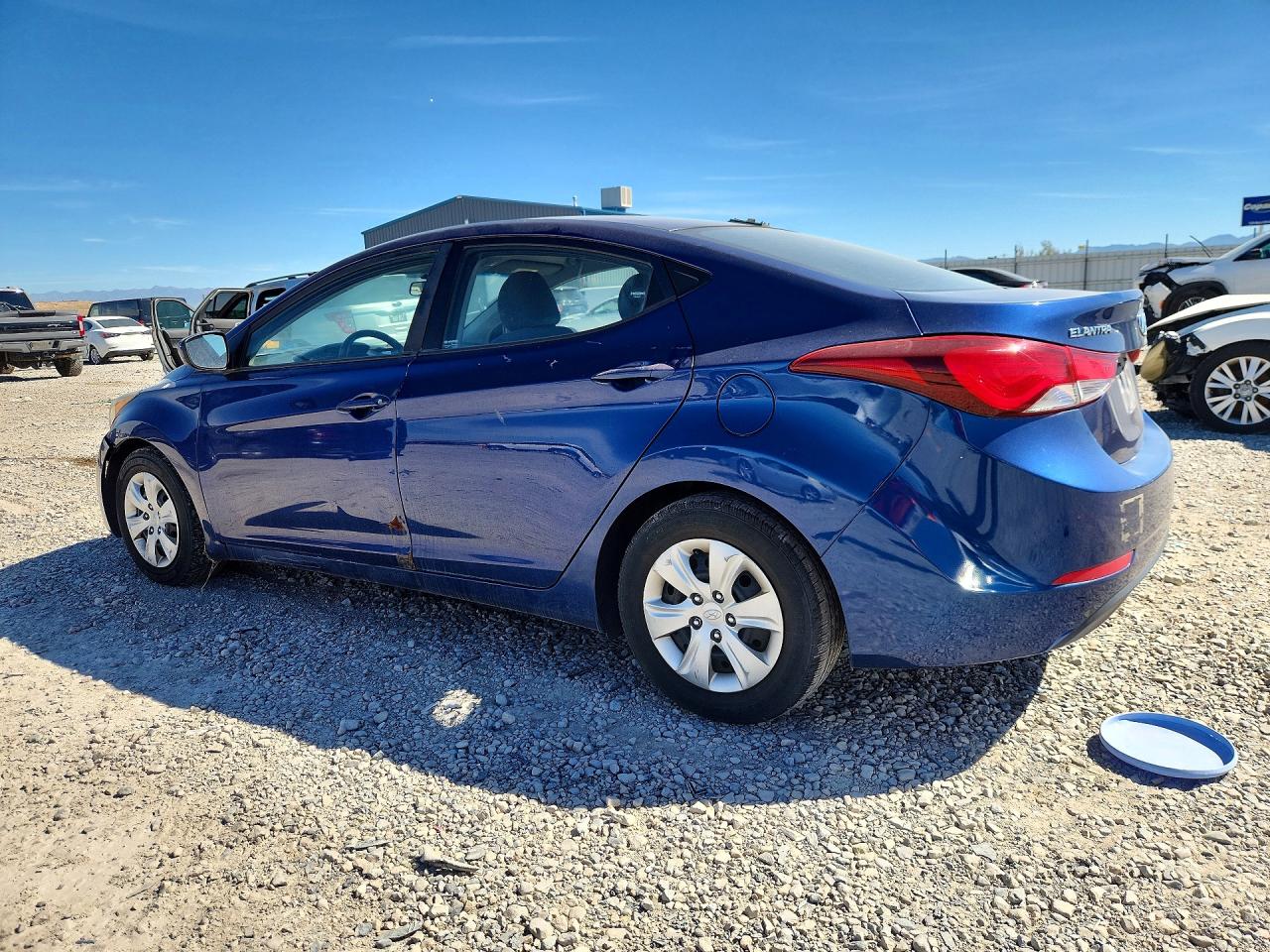 2016 HYUNDAI ELANTRA SE — снимка 2