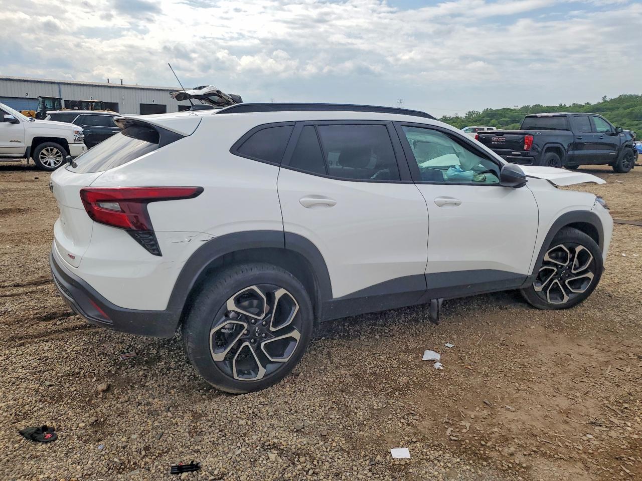 2025 CHEVROLET TRAX 2RS — снимка 3