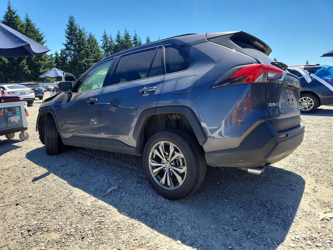 2023 TOYOTA RAV4 XLE PREMIUM — снимка 2