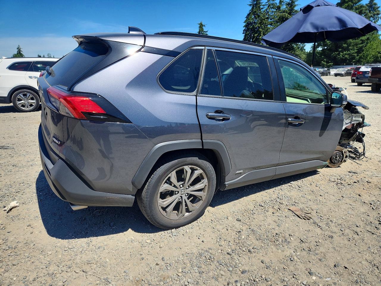 2023 TOYOTA RAV4 XLE PREMIUM — снимка 3