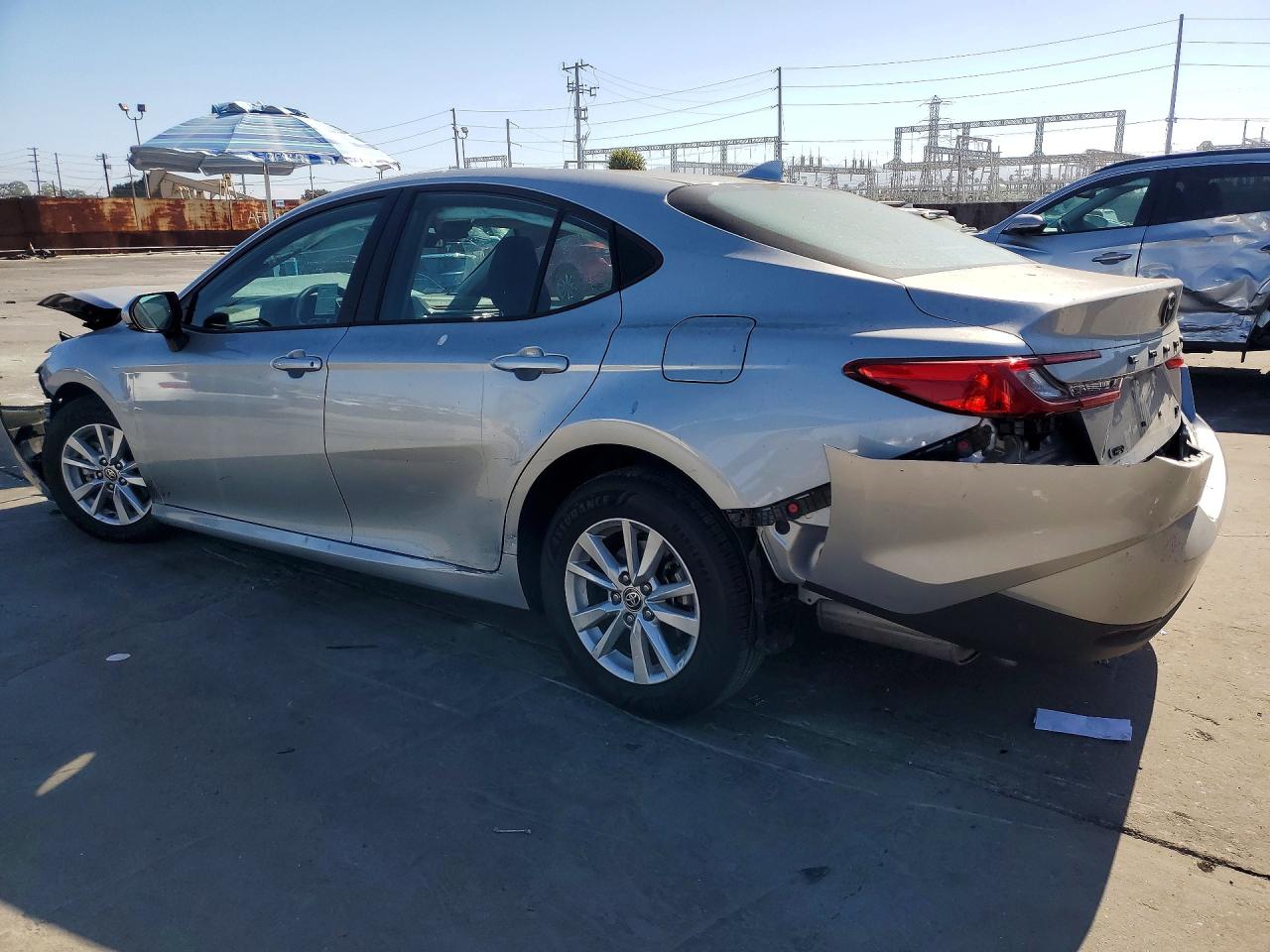 2025 TOYOTA CAMRY LE — снимка 2