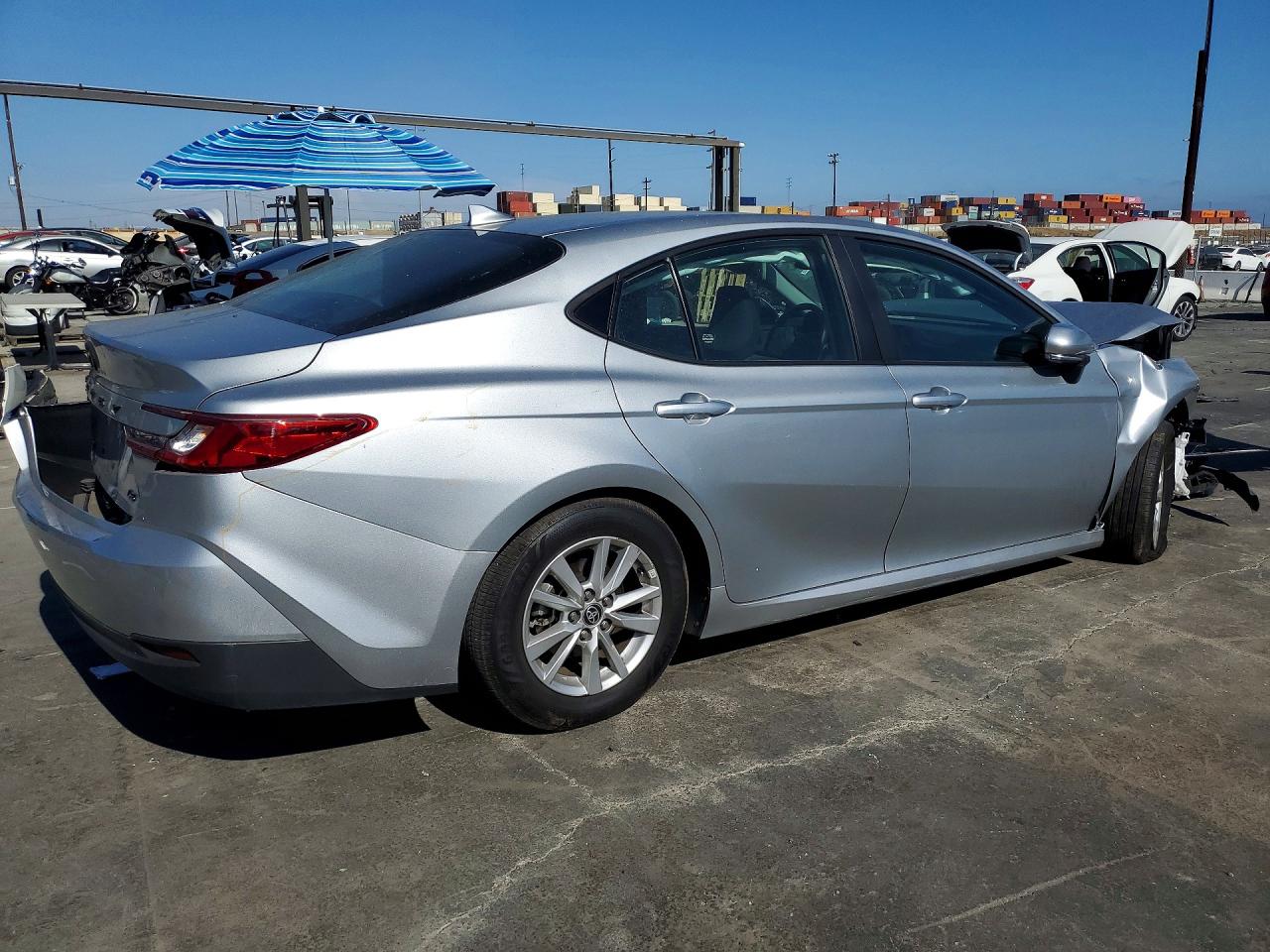2025 TOYOTA CAMRY LE — снимка 3