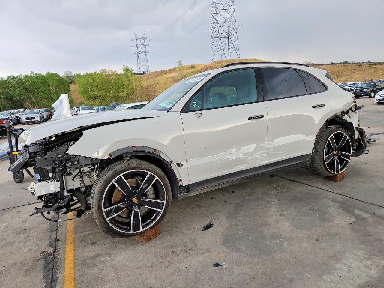 2021 PORSCHE CAYENNE S