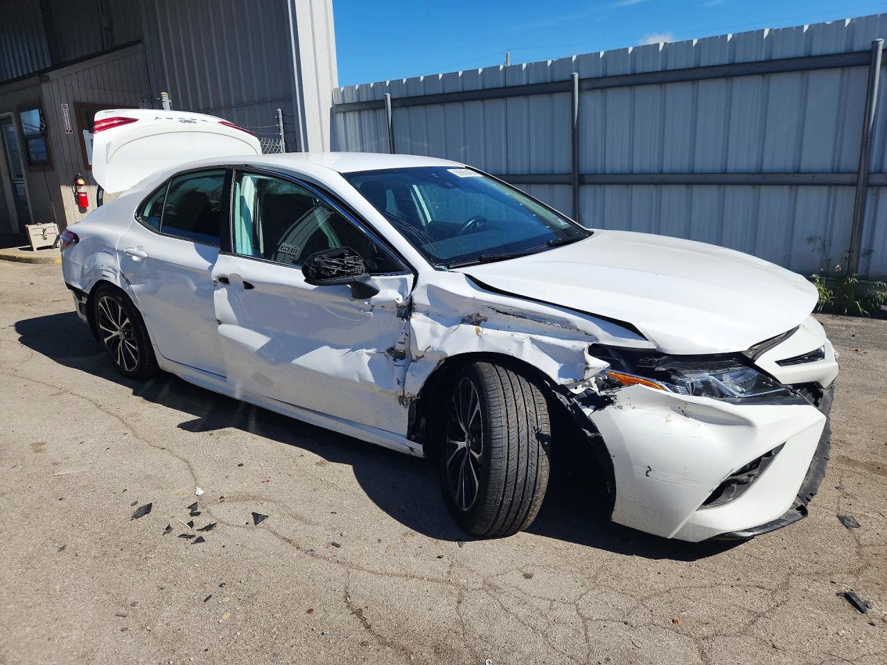2019 TOYOTA CAMRY SE — снимка 4