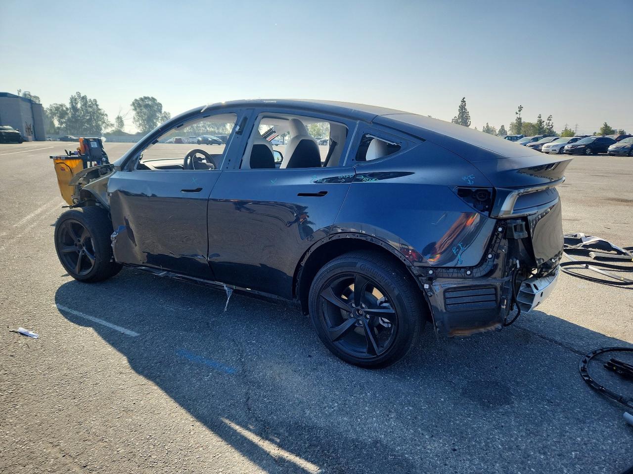 2026 TESLA MODEL Y — снимка 2