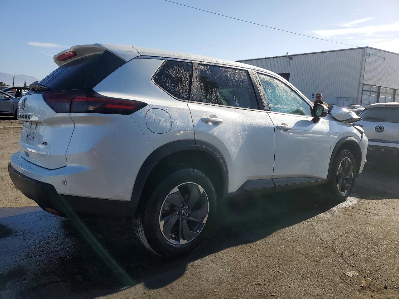 2025 NISSAN ROGUE SV — снимка 3