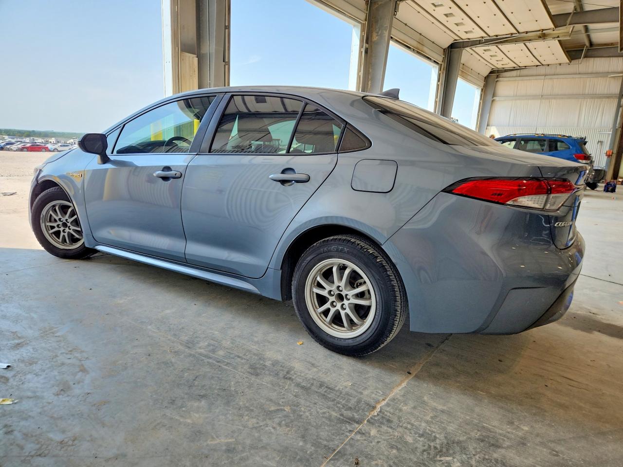 2021 TOYOTA COROLLA LE — снимка 2