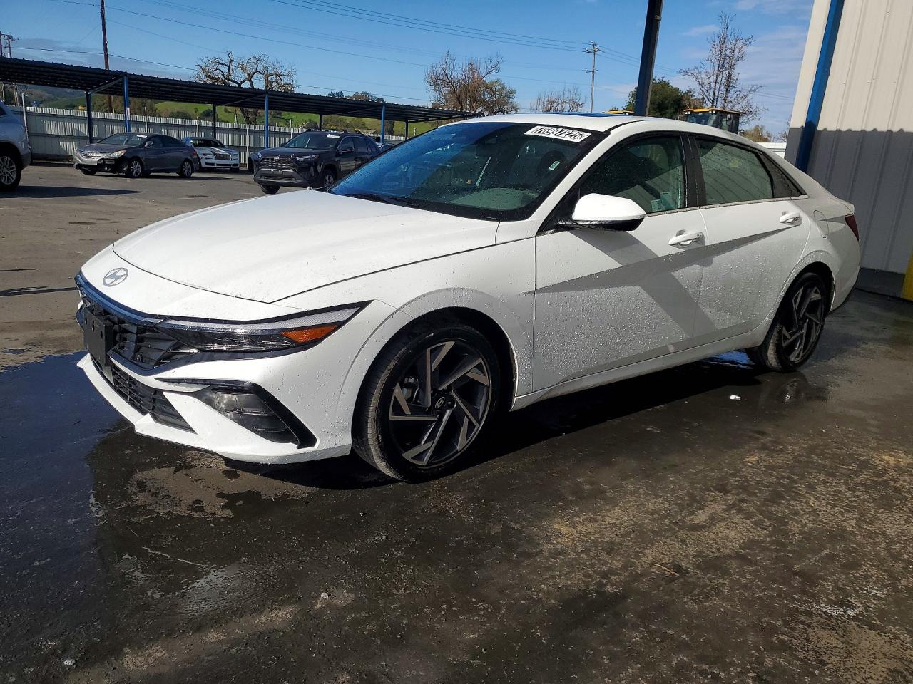 2025 HYUNDAI ELANTRA SEL