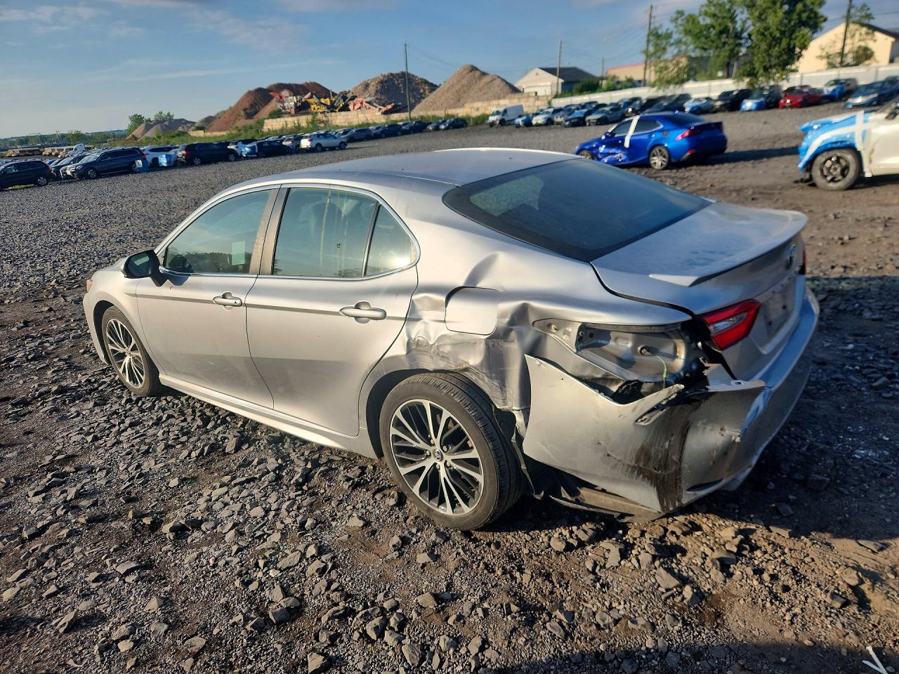 2018 TOYOTA CAMRY SE — снимка 2