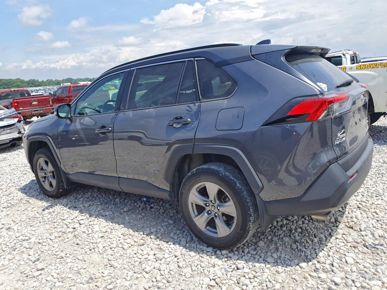 2023 TOYOTA RAV4 XLE — снимка 2