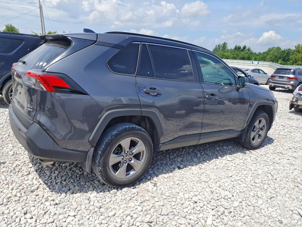 2023 TOYOTA RAV4 XLE — снимка 3
