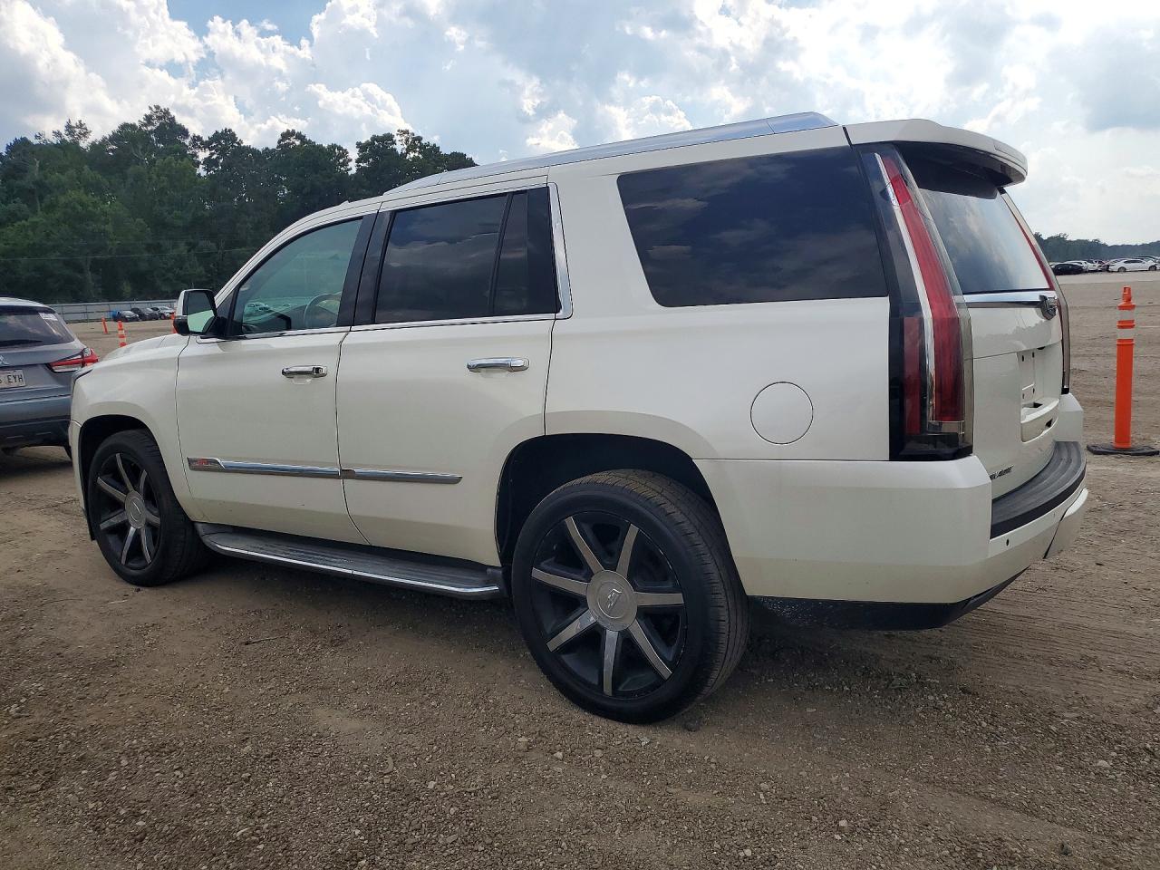 2015 CADILLAC ESCALADE LUXURY — снимка 2