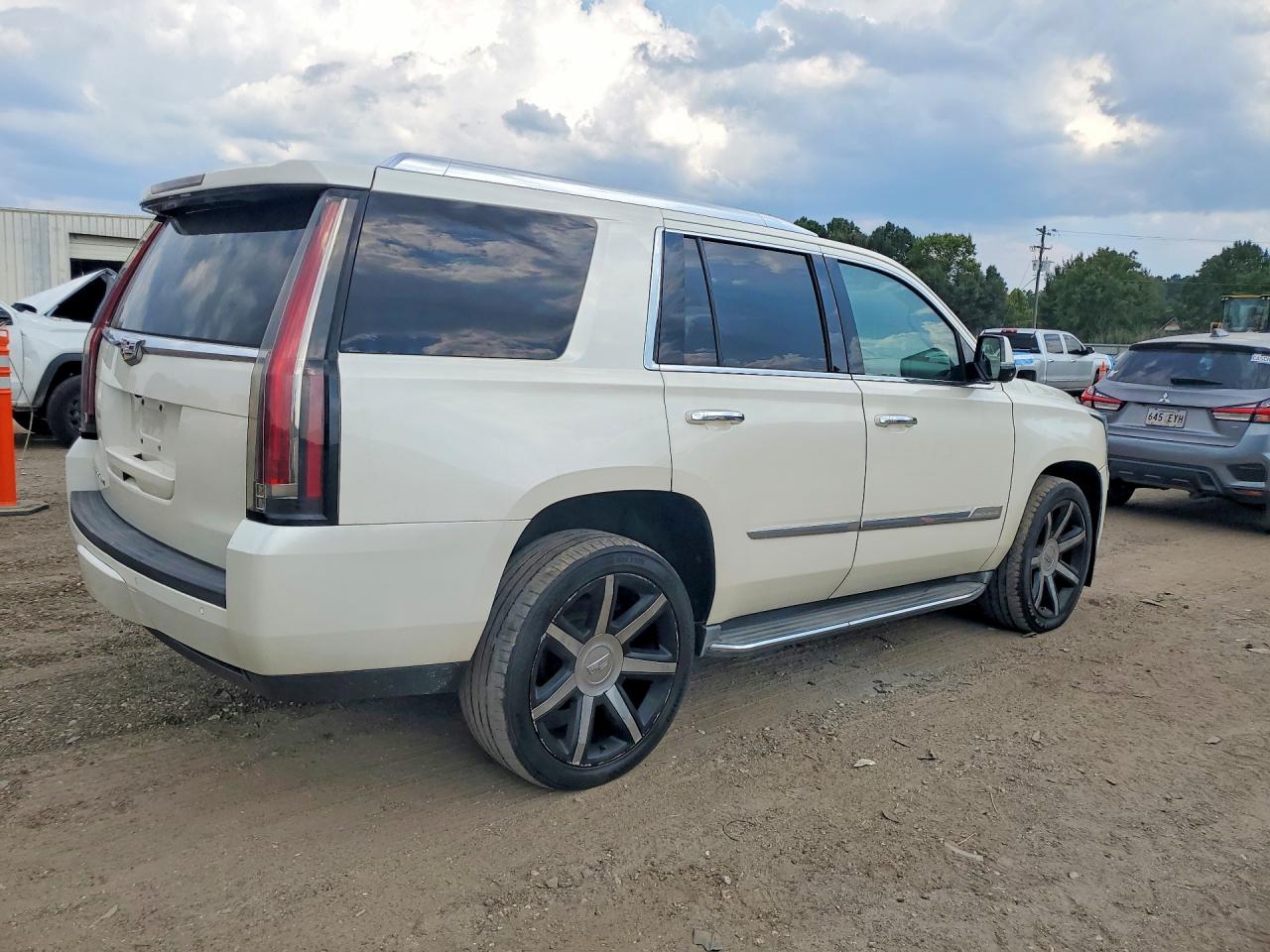 2015 CADILLAC ESCALADE LUXURY — снимка 3