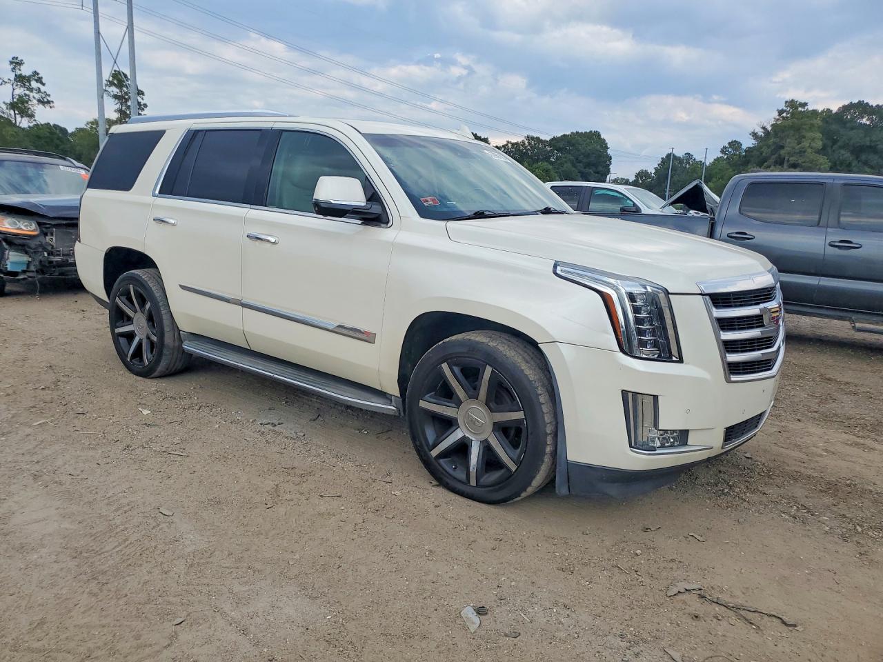 2015 CADILLAC ESCALADE LUXURY — снимка 4
