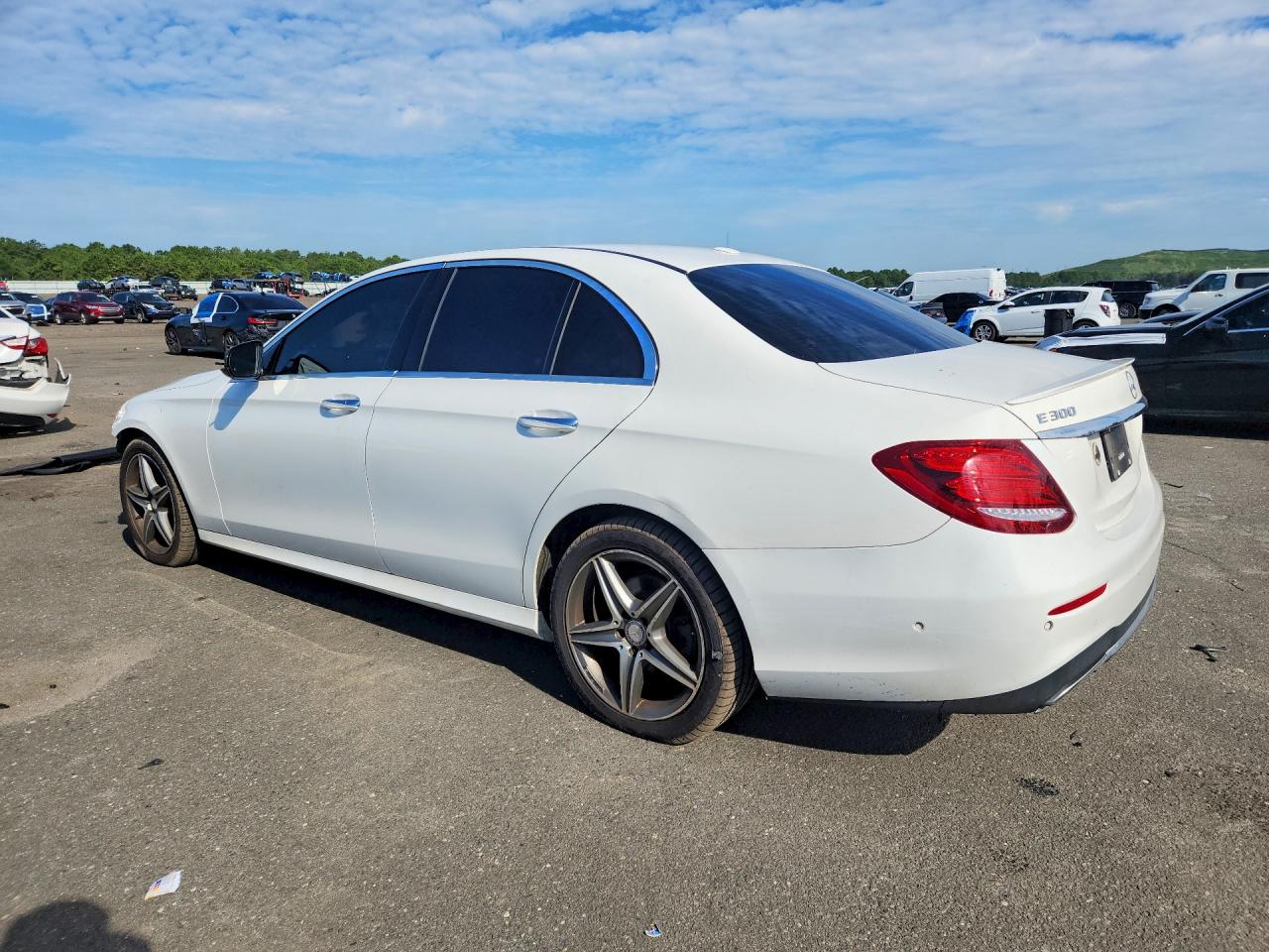 2017 MERCEDES-BENZ E 300 4MATIC — снимка 2