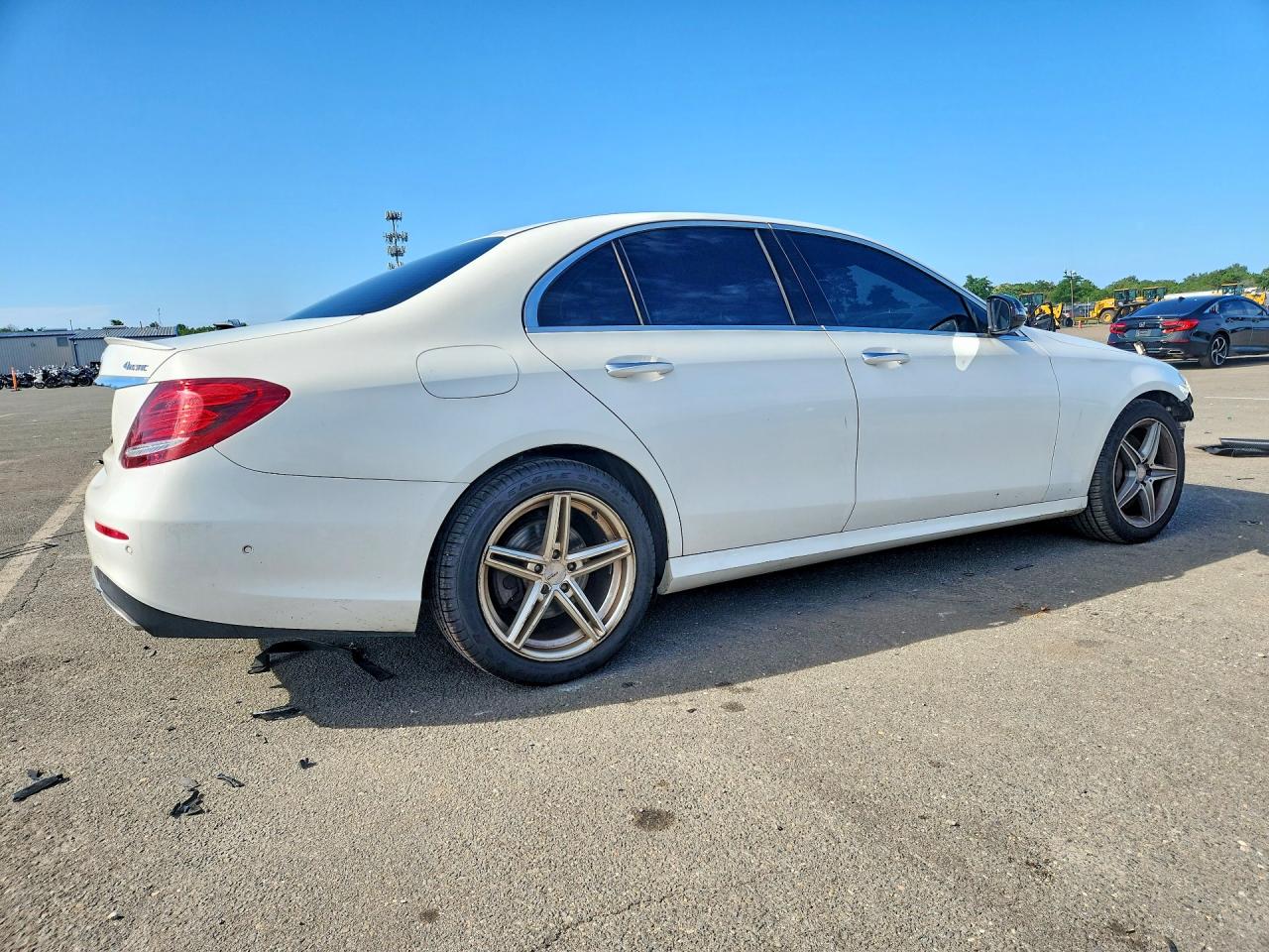 2017 MERCEDES-BENZ E 300 4MATIC — снимка 3