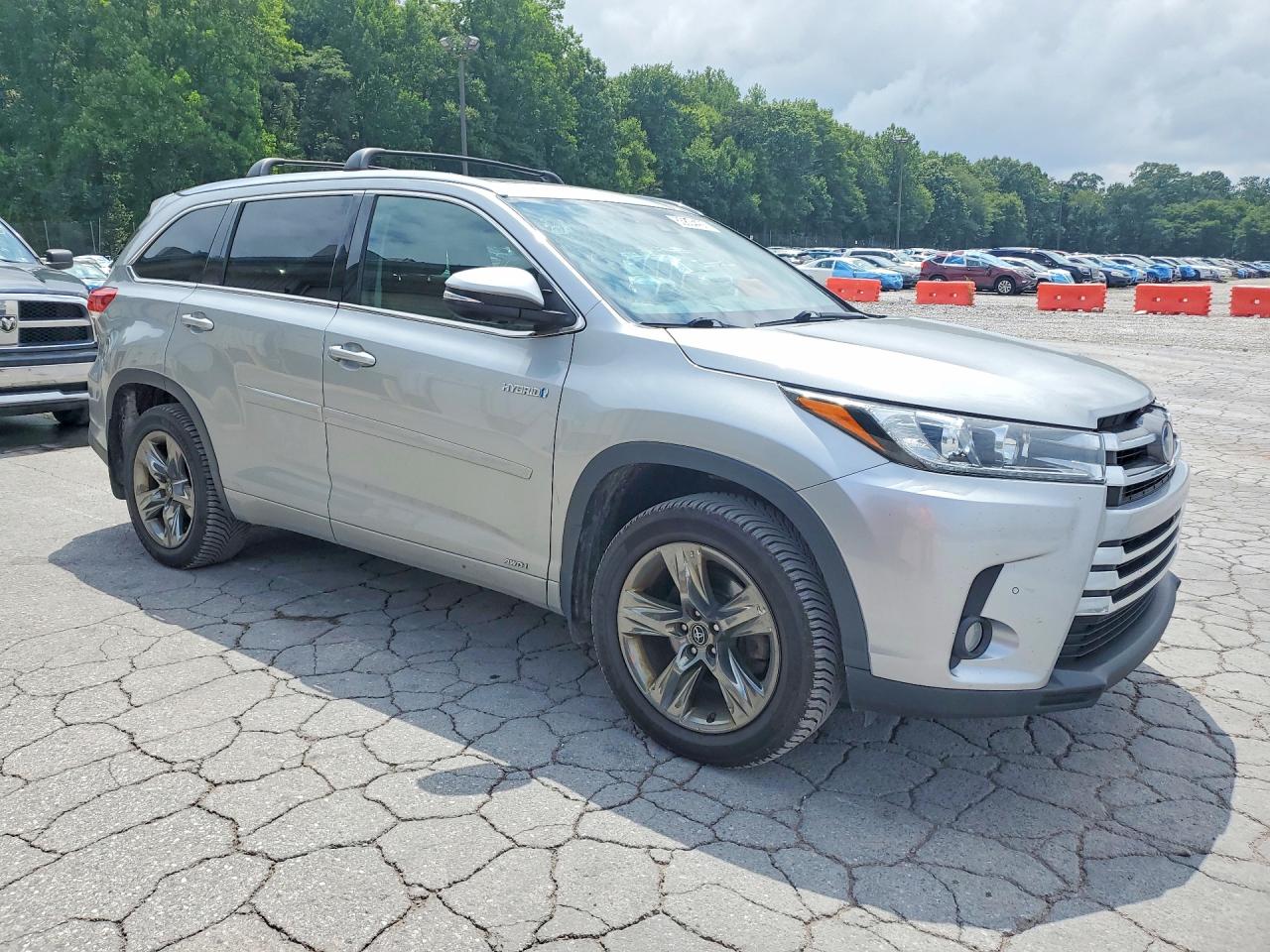 2017 TOYOTA HIGHLANDER HYBRID LIMITED PLATINUM — снимка 4