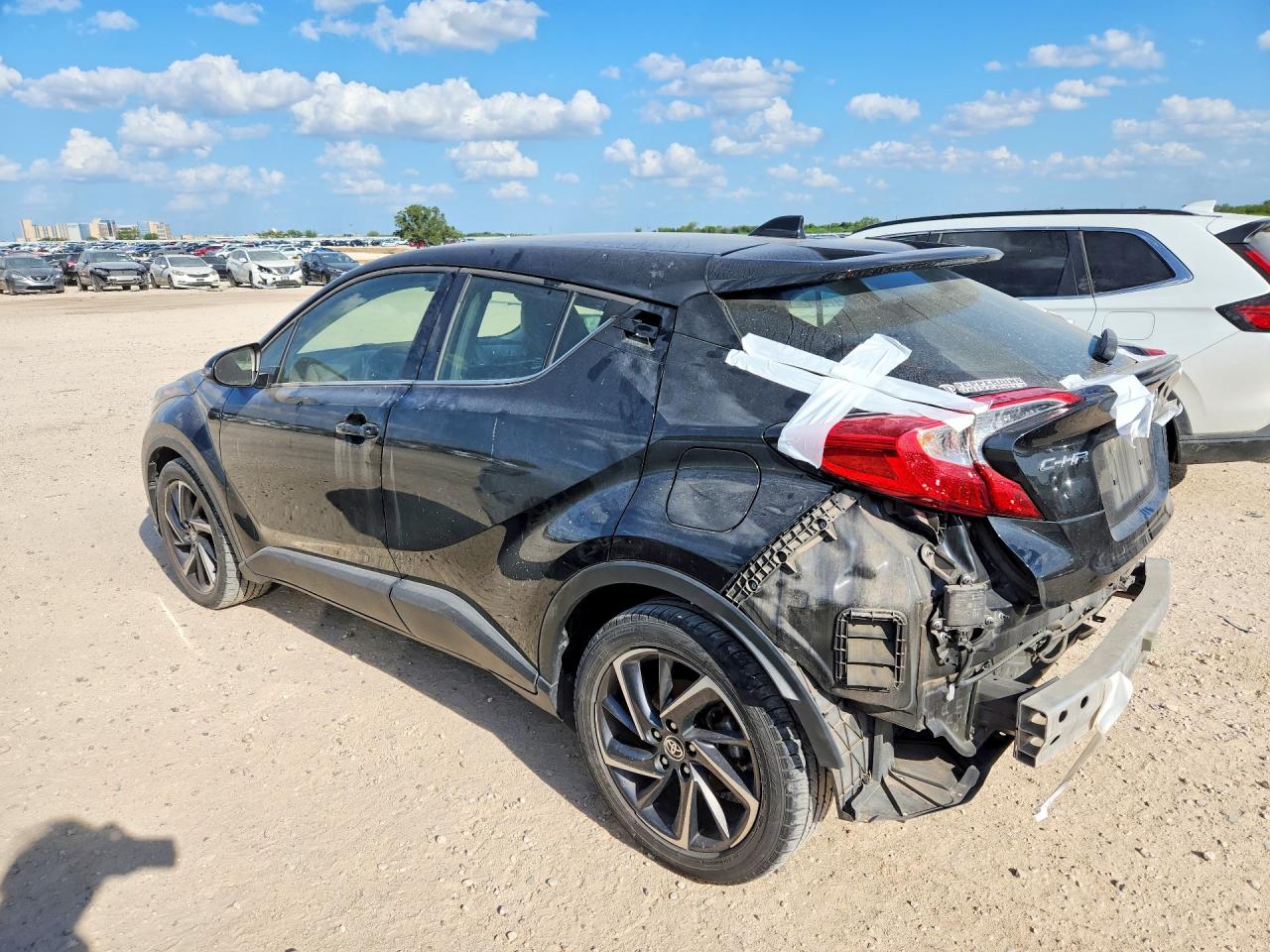 2020 TOYOTA C-HR LIMITED — снимка 2